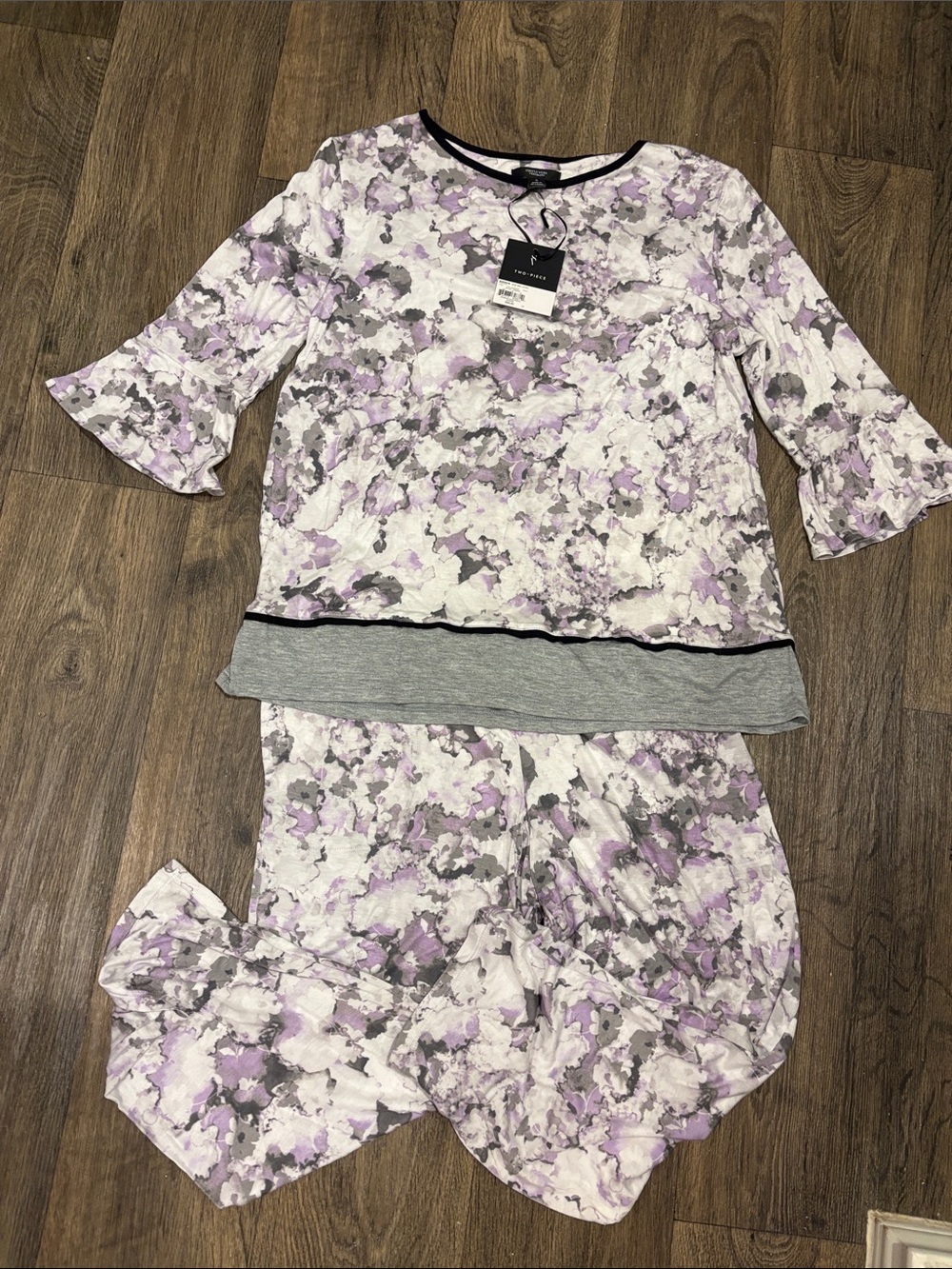 FREE in bundle NWT Floral Lavender & Gray Two-Piece Lounge Set small